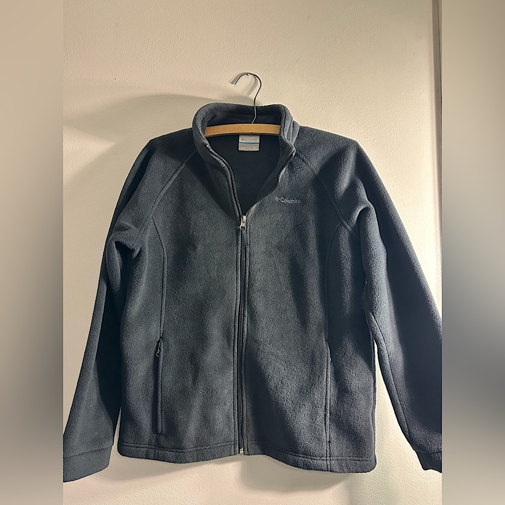 Kids XL (18-20)/ Women’s small black Columbia fleece jacket.